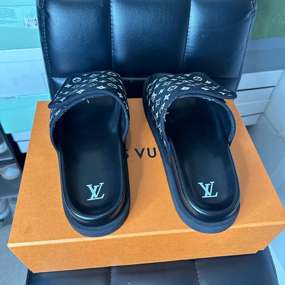 louis vuitton Miami Line Mule Monogram Sandals - Picture 5 of 12